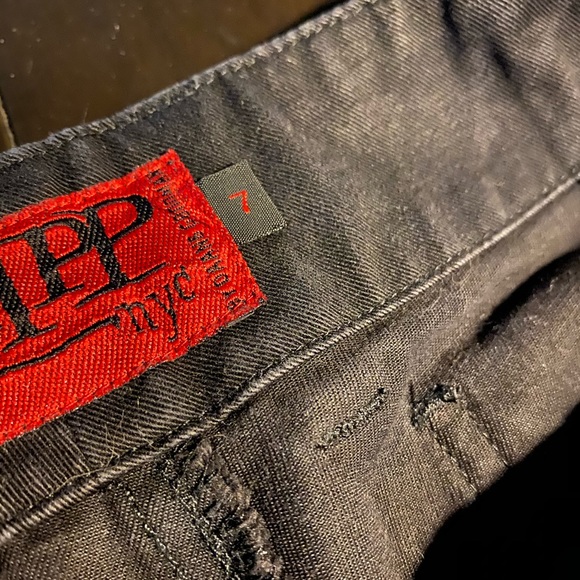 Vintage Tripp NYC black bondage capris sz 7 - Picture 4 of 4